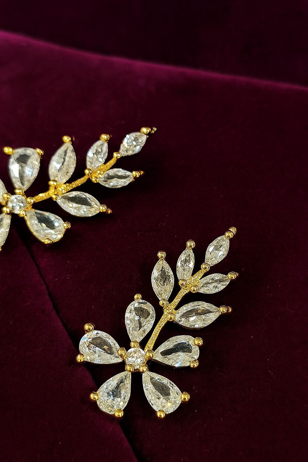 Golden - Diamond leaf 🌿 Premium Earrings